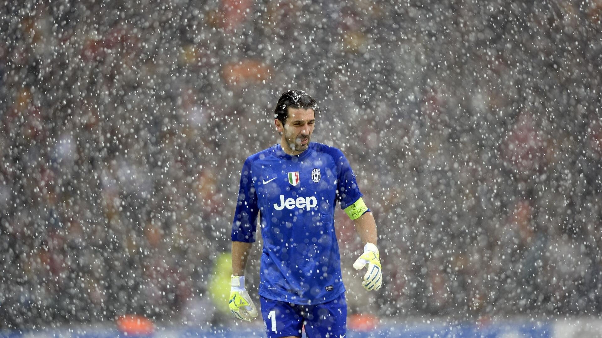 “高速直冲：直线冲刺让人血脉喷张”，跑高速直线行驶技巧